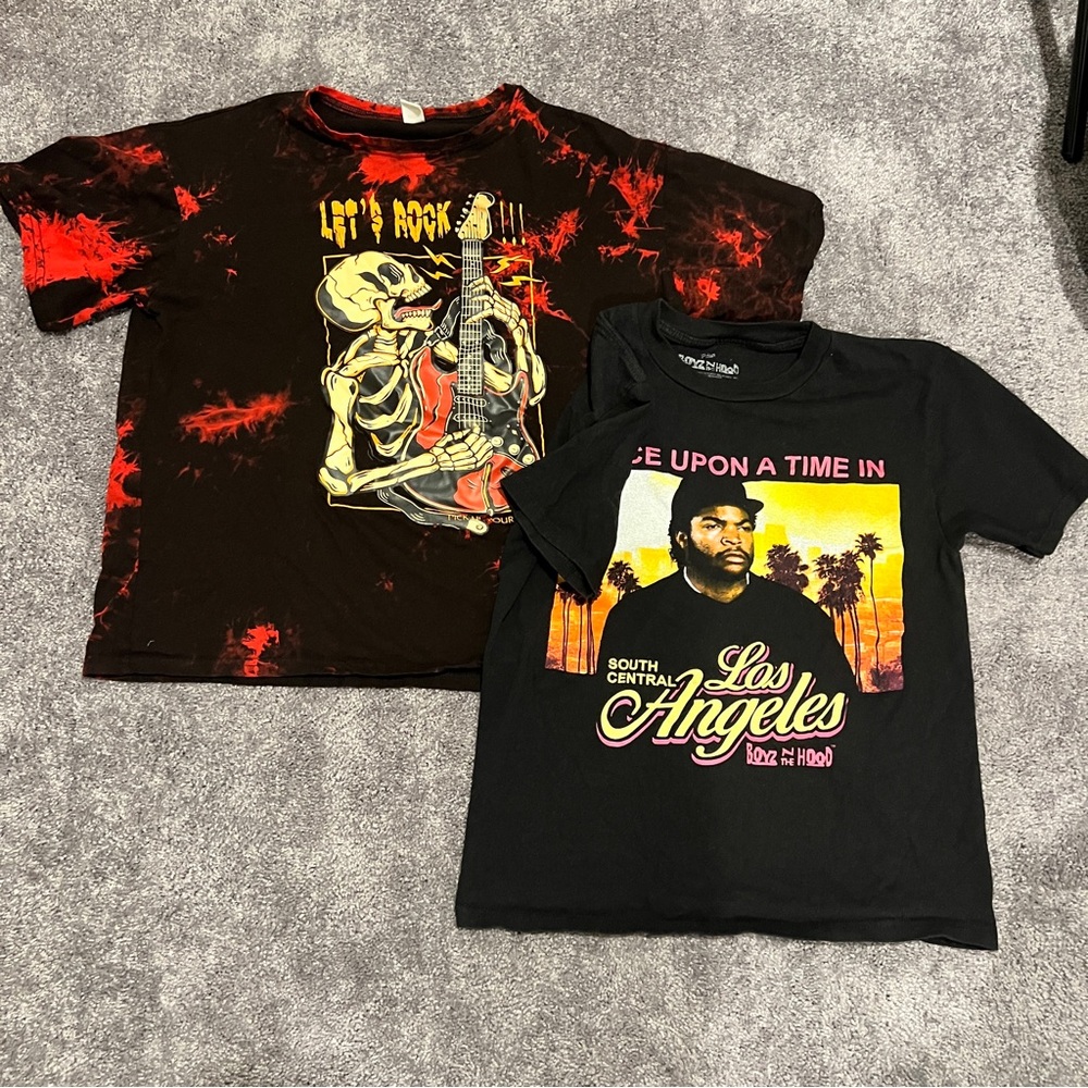Black and Red Short Sleeve Graphic Tees